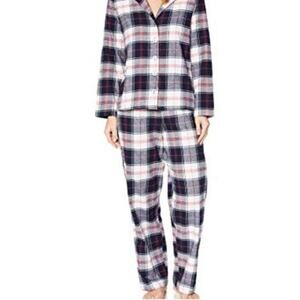 NWT Iris and Lily Long Sleeve Flannel Pajama Set Plaid Size L